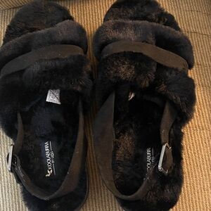 Koolaburra Women's Black Plush Slides